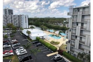 3475 N Country Club Dr, Miami, FL 33180, Sold 09/29/22