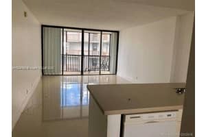 3475 N Country Club Dr, Miami, FL 33180, Sold 09/29/22