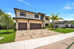 8901 NW 161st Terrace, Miami Lakes, FL 33016, Sold 09/23/22