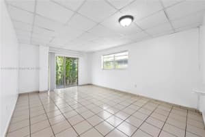 301 Michigan Ave APT 305, Miami Beach, FL 33139, Sold 09/15/22