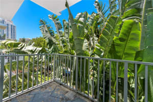 301 Michigan Ave APT 305, Miami Beach, FL 33139, Sold 09/15/22