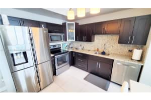 90 SW 3rd St APT 1607, Miami, FL 33130, Sold 08/12/22