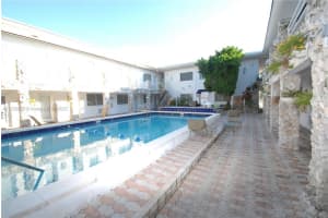 320 85th St APT 24, Miami Beach, FL 33141, Sold 08/01/22