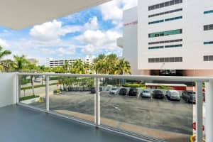 3725 S Ocean Dr APT 425, Hollywood, FL 33019, Sold 09/07/22
