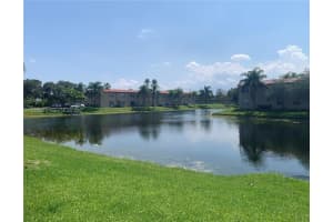 8630 SW 3rd St APT 101, Pembroke Pines, FL 33025, Sold 08/17/22