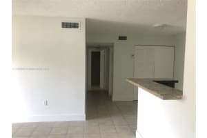 7195 NW 179th St APT 105, Hialeah, FL 33015, Sold 08/03/22