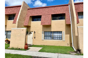 67 Spinning Wheel Ln, Tamarac, FL 33319, Sold 10/05/22