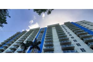 5077 NW 7th St APT 1414, Miami, FL 33126, Sold 09/28/22