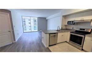 5077 NW 7th St APT 1414, Miami, FL 33126, Sold 09/28/22