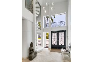 1922 NE 119th Rd, North Miami, FL 33181, Sold 01/20/23