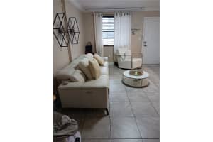 1655 W 44th Pl APT 245, Hialeah, FL 33012, Sold 10/06/22