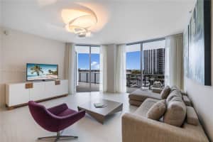 17301 Biscayne Blvd APT 405, Aventura, FL 33160, Sold 08/31/22