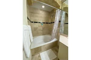 8356 NW 10th St #6d, Miami, FL 33126, Sold 09/16/22