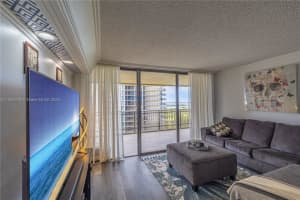 2901 S Bayshore Dr #12a, Miami, FL 33133, Sold 08/19/22
