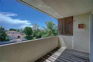 4011 Meridian Ave APT 42, Miami Beach, FL 33140, Sold 12/30/22
