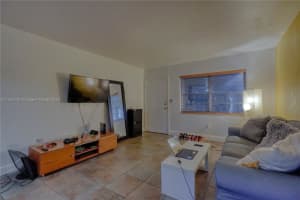 4011 Meridian Ave APT 42, Miami Beach, FL 33140, Sold 12/30/22