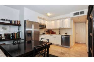 4011 Meridian Ave APT 49, Miami Beach, FL 33140, Sold 08/29/22