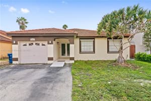 19610 NW 83rd Ave, Hialeah, FL 33015, Sold 09/16/22