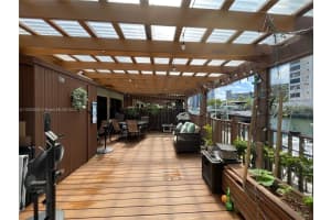 2621 Parkview Dr S #2621, Hallandale Beach, FL 33009, Sold 08/31/22