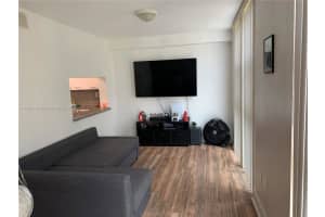 11750 SW 18th St Apt 422-1, Miami, FL 33175, Sold 11/01/22