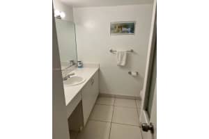 17500 NW 68th Ave APT D1001, Hialeah, FL 33015, Sold 08/04/22