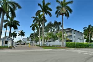 8680 SW 212th St APT 106, Cutler Bay, FL 33189, Sold 08/10/22