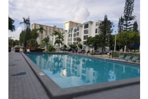 17570 Atlantic Blvd Apt 515-4, Sunny Isles Beach, FL 33160, Sold 09/09/22