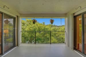 10105 W Sunrise Blvd APT 302, Plantation, FL 33322, Sold 09/01/22