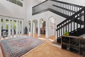 15724 NW 81st Ct, Miami Lakes, FL 33016, Sold 08/16/22