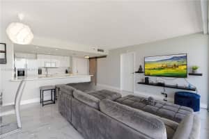 7601 E Treasure Dr APT 817, North Bay Village, FL 33141, Sold 09/01/22