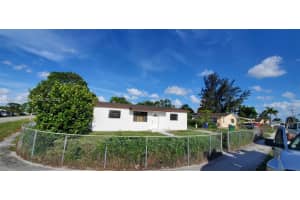 21001 NW 32nd Ave, Miami Gardens, FL 33056, Sold 03/07/23