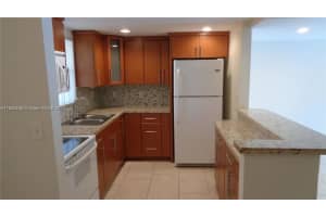 9371 Fontainebleau Blvd APT I217, Miami, FL 33172, Sold 09/06/22
