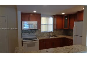 9371 Fontainebleau Blvd APT I217, Miami, FL 33172, Sold 09/06/22