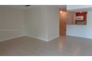 9371 Fontainebleau Blvd APT I217, Miami, FL 33172, Sold 09/06/22