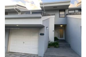 325 Poinciana Island Dr #905, Sunny Isles Beach, FL 33160, Sold 03/01/23