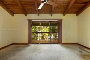 7880 SW 86th St APT 3, Miami, FL 33143, Sold 09/22/22