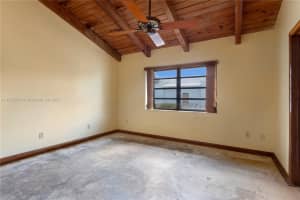 7880 SW 86th St APT 3, Miami, FL 33143, Sold 09/22/22