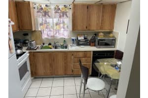 9375 Fontainebleau Blvd APT L102, Miami, FL 33172, Sold 10/24/22