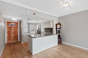 18555 NE 14th Ave APT 619, Miami, FL 33179, Sold 11/03/22