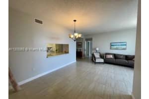 9755 NW 52nd St APT 513, Doral, FL 33178, Sold 08/29/22