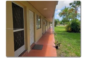 20330 NE 2nd Ave APT 7, Miami Gardens, FL 33179, Sold 09/27/22