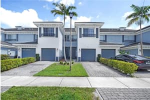 3521 NW 13th St, Lauderhill, FL 33311, Sold 08/26/22