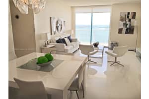 1200 Brickell Bay Dr PH 4302, Miami, FL 33131, Sold 11/28/22