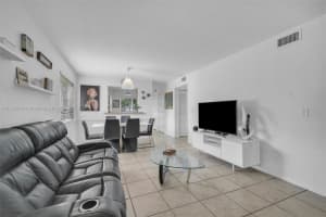 7830 NW 6th St APT 101, Pembroke Pines, FL 33024, Sold 10/14/22