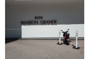 6039 Collins Ave APT 1633, Miami Beach, FL 33140, Sold 03/03/23