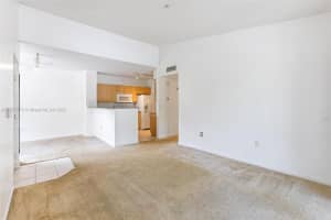 8070 N Nob Hill Rd APT 201, Tamarac, FL 33321, Sold 08/09/22