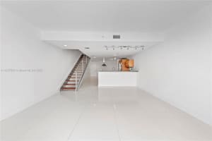 2950 NE 188th St APT 339, Aventura, FL 33180, Sold 11/03/22