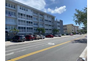 329 SE 3rd St #302s, Hallandale Beach, FL 33009, Sold 11/07/22