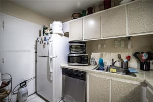 6902 N Kendall Dr APT E203, Pinecrest, FL 33156, Sold 08/15/22