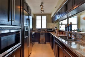 650 West Ave APT 2302, Miami Beach, FL 33139, Sold 10/28/22